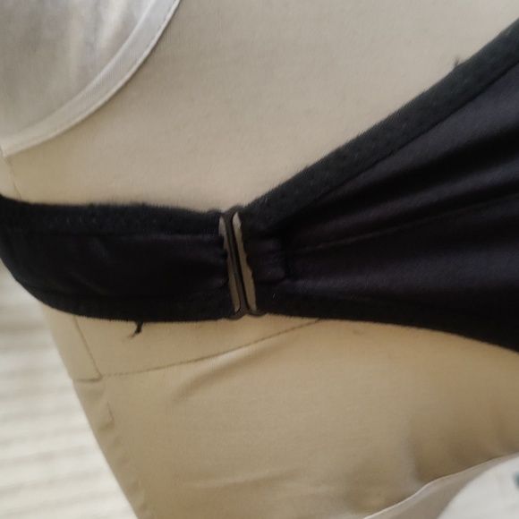 2 bras with adjustable shoulder and chest straps 2XL - Picture 2 of 14